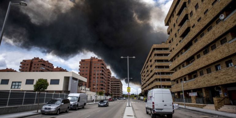 Un estudio alerta sobre la exposición que tuvieron los vecinos de &quot;El Quiñón&quot; a sustancias cancerígenas días después del incendio del cementerio de neumáticos