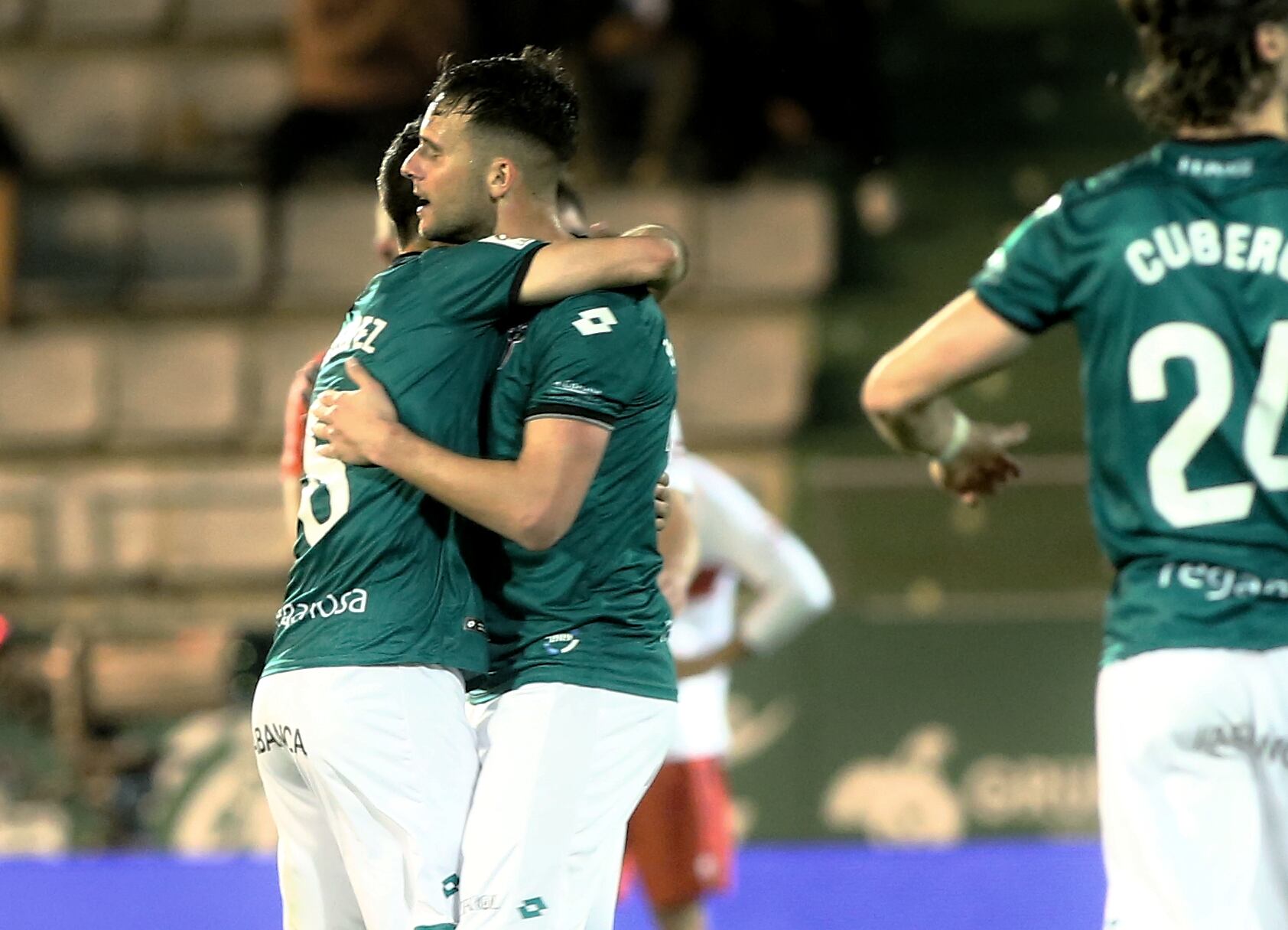 Álvaro Giménez celebra su gol en el Racing-Huesca de A Malata (foto: Mero Barral / Cadena SER)