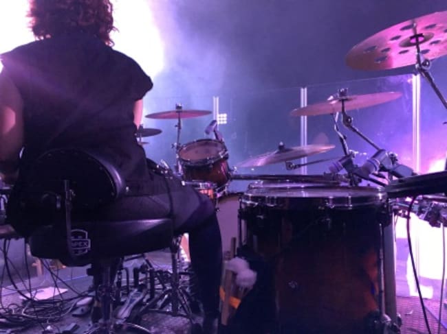 Kat Almagro es la batería del Grupo Cañón y la 'youtuber' de la orquesta