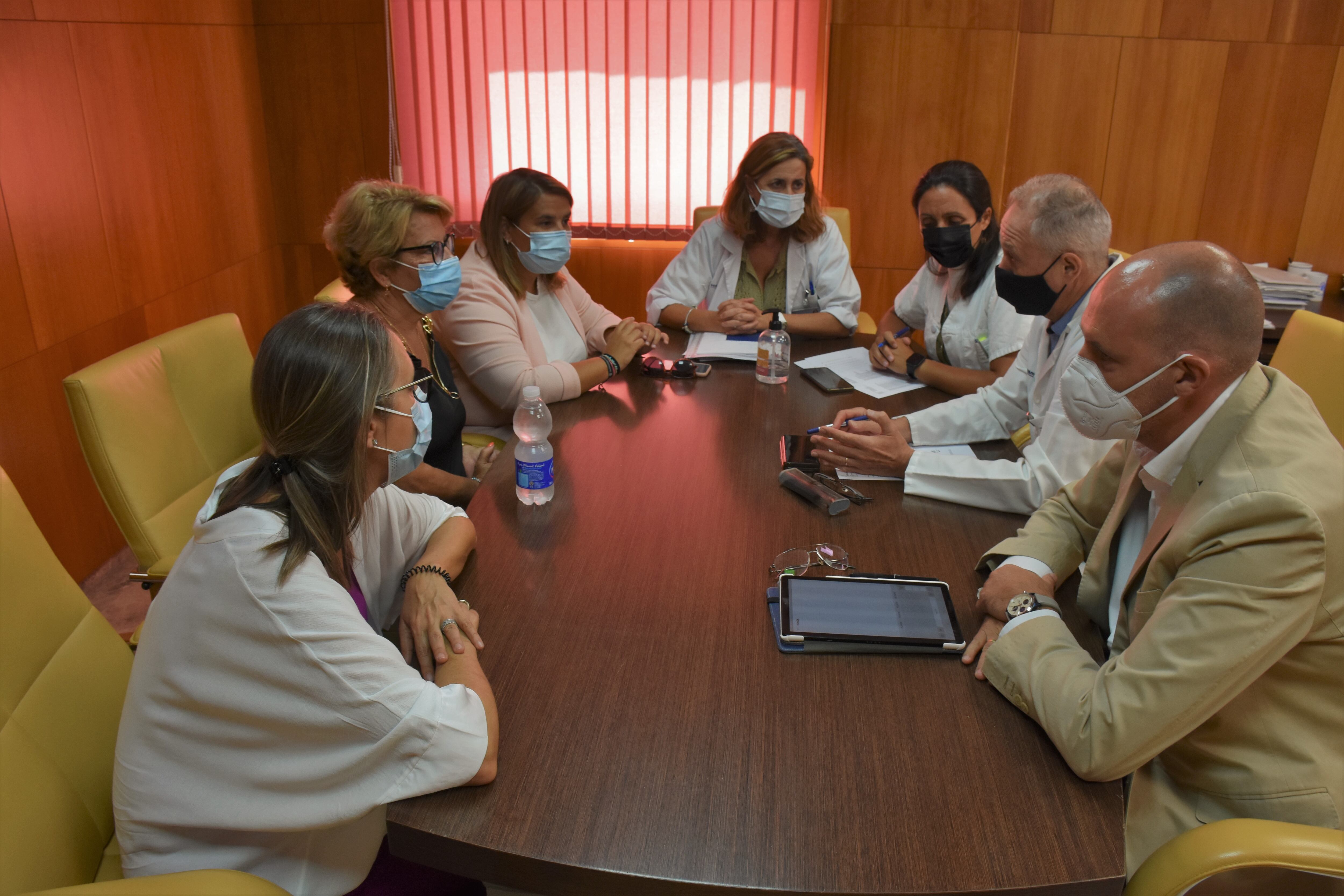 Reunión entre gerente del Área Integrada de la ciudad, José María Ruiz de Oña; y la alcaldesa, Tita García Élez