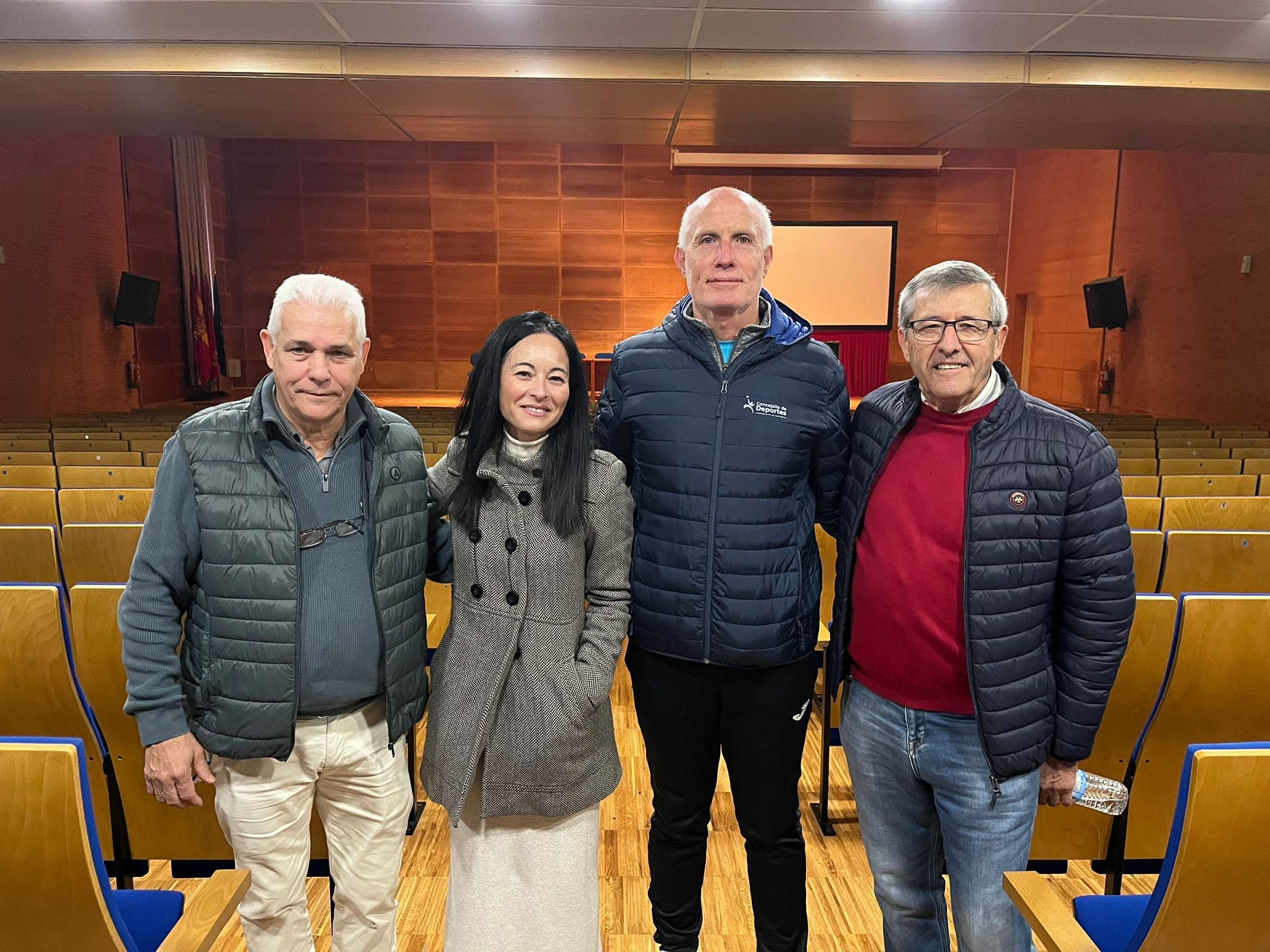 El dominó se reinventa como deporte escolar en Cartagena