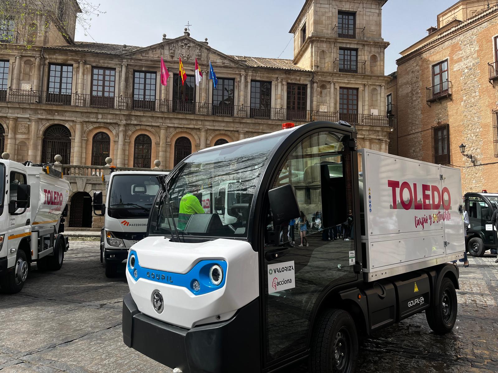 Imagen de archivo de los nuevos camiones del servicio de limpieza y recogida de basuras de Toledo