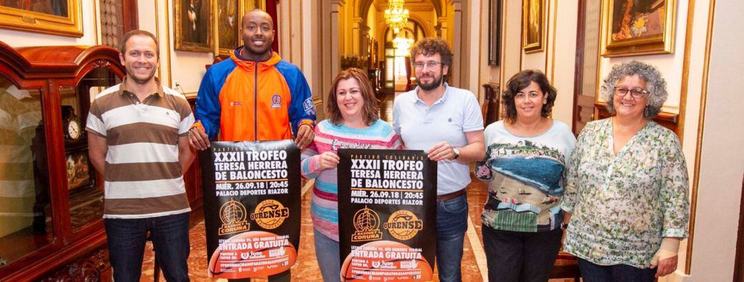 Presentación del Torneo Teresa Herrera con el Básquet Coruña