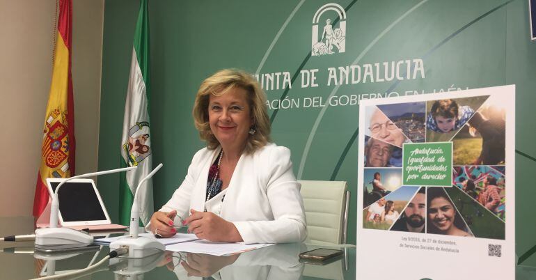 Teresa Vega fué la encargada de presentar el mapa de servicios sociales en Jaén