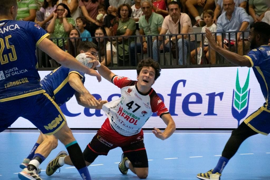 Tomas Smetanka en una acción del partido