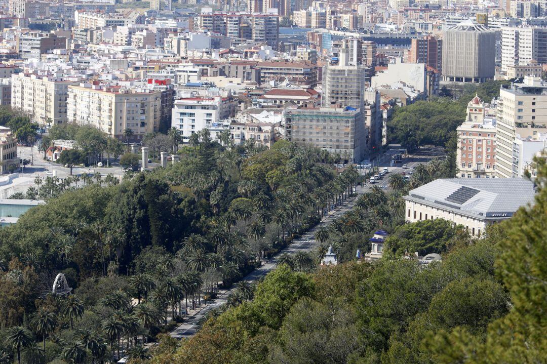 Vistas de calles y avenidas vacías por el Estado de Alarma por el Gobierno español a causa de la pandemia del COVID-19. en la imagen Paseo del Parque.