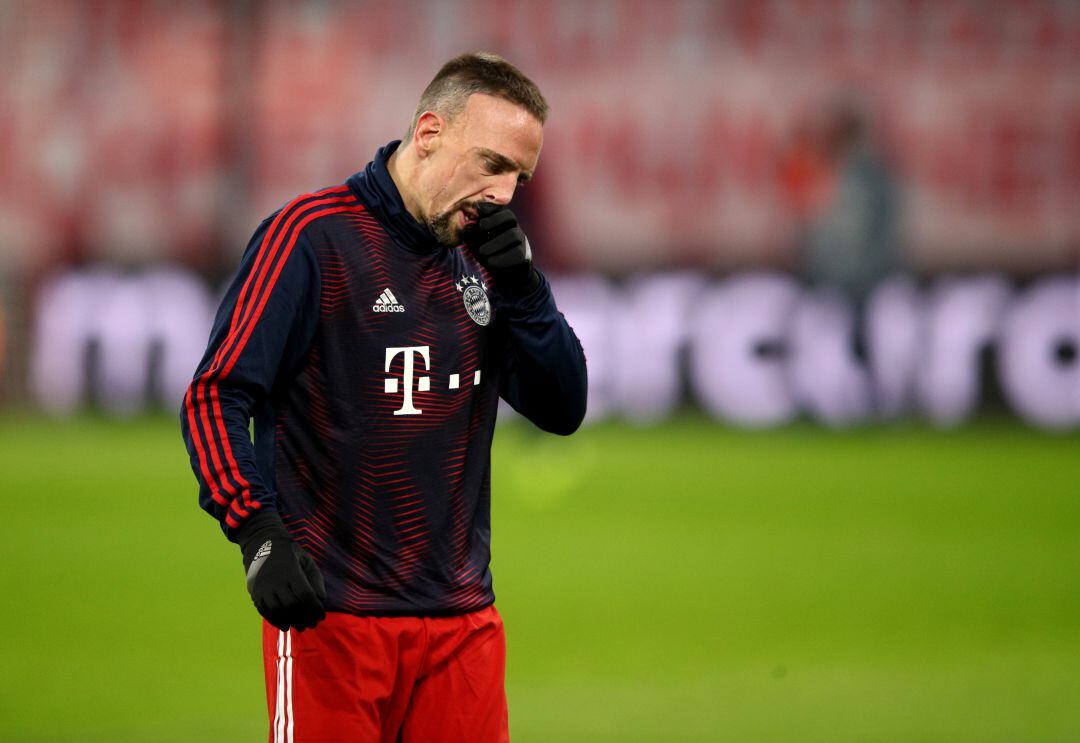 Frank Ribéry durante la previa del encuentro entre el Bayern Múnich y el Benfica de Liga de Campeones.