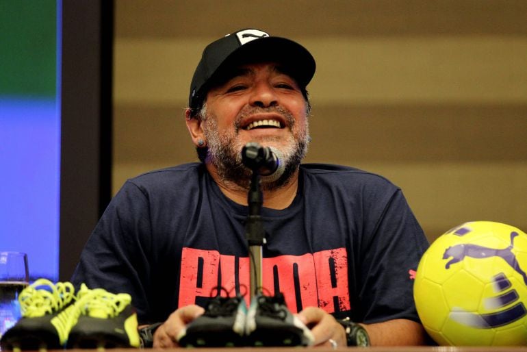 El exfutbolista argentino Diego Armando Maradona en rueda de prensa