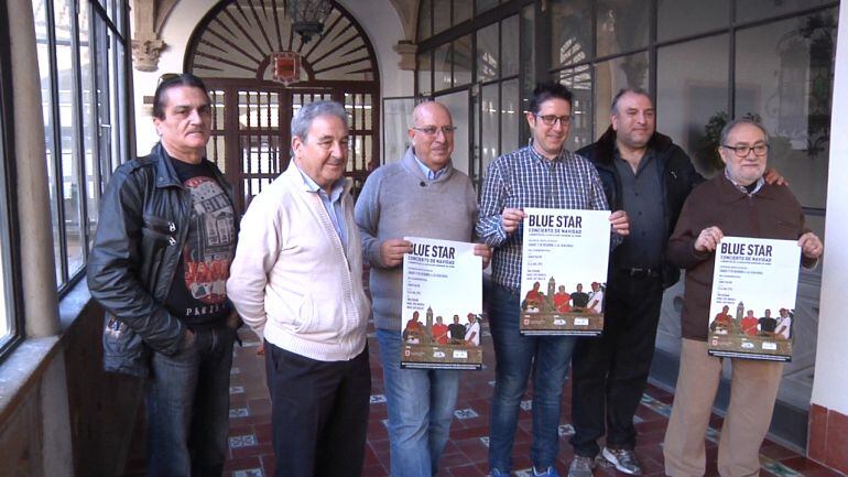 Los veteranos &#039;Blue Star&#039;, siempre dispuestos a colaborar en las causas benéficas