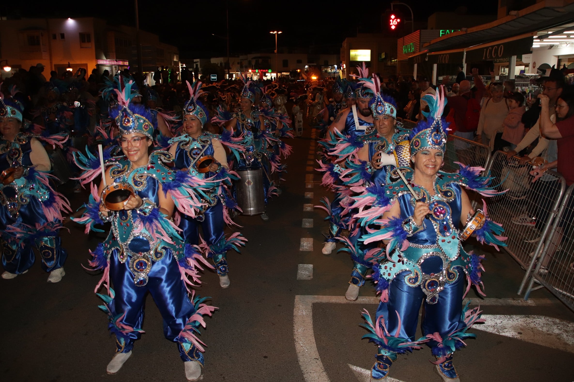 Desfile de Carnaval en Playa Blanca, Lanzarote.