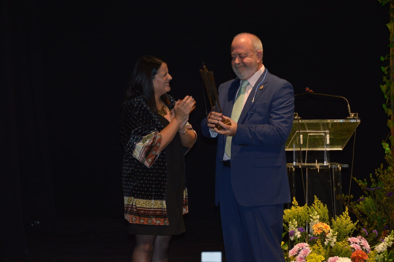 Imagen de la presentación de la crónica del Rocío de Juan Eloy Durán en abril de 2016, en Almonte