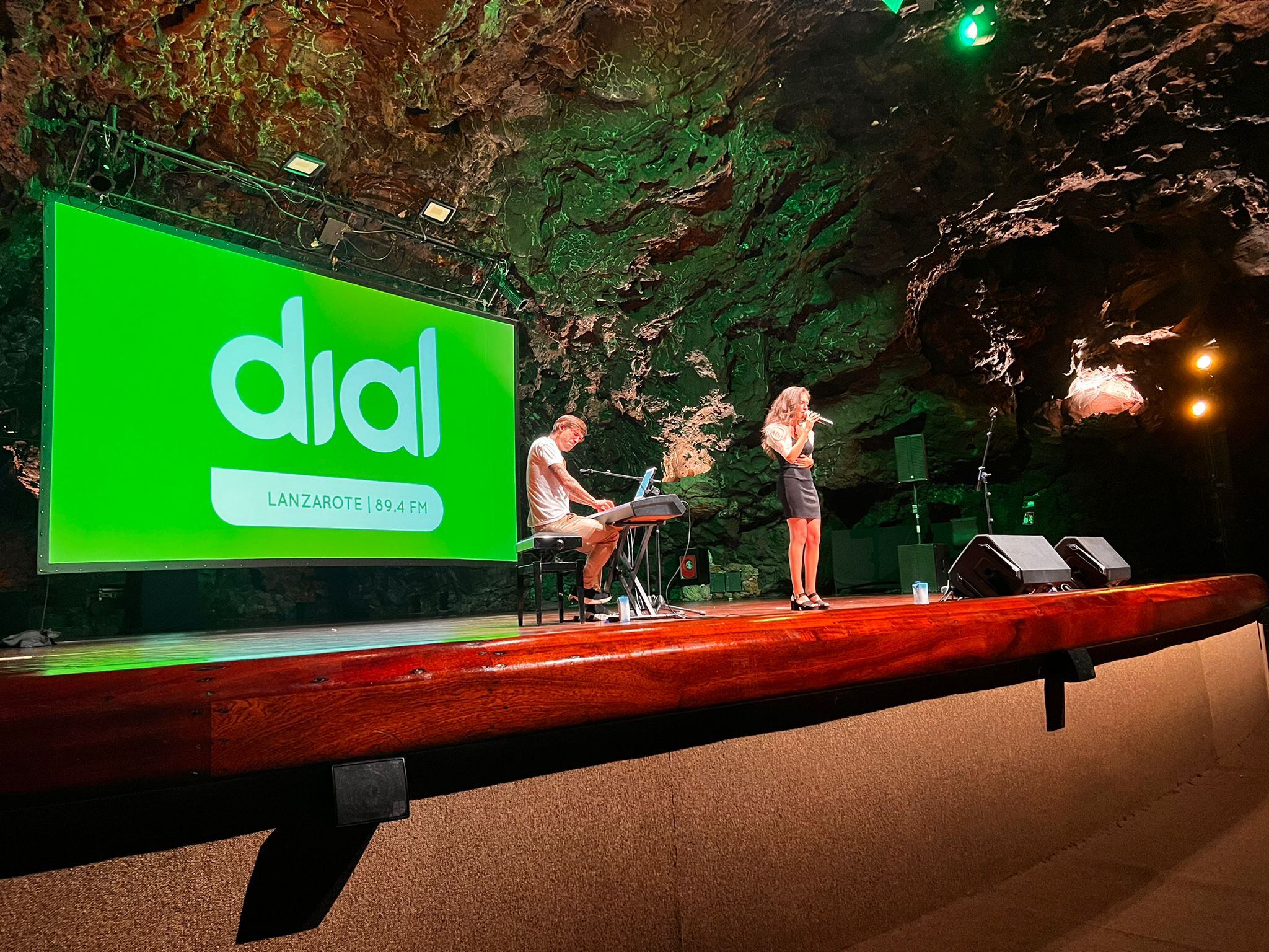 Un momento de la actuación de María Parrado en Jameos del Agua.