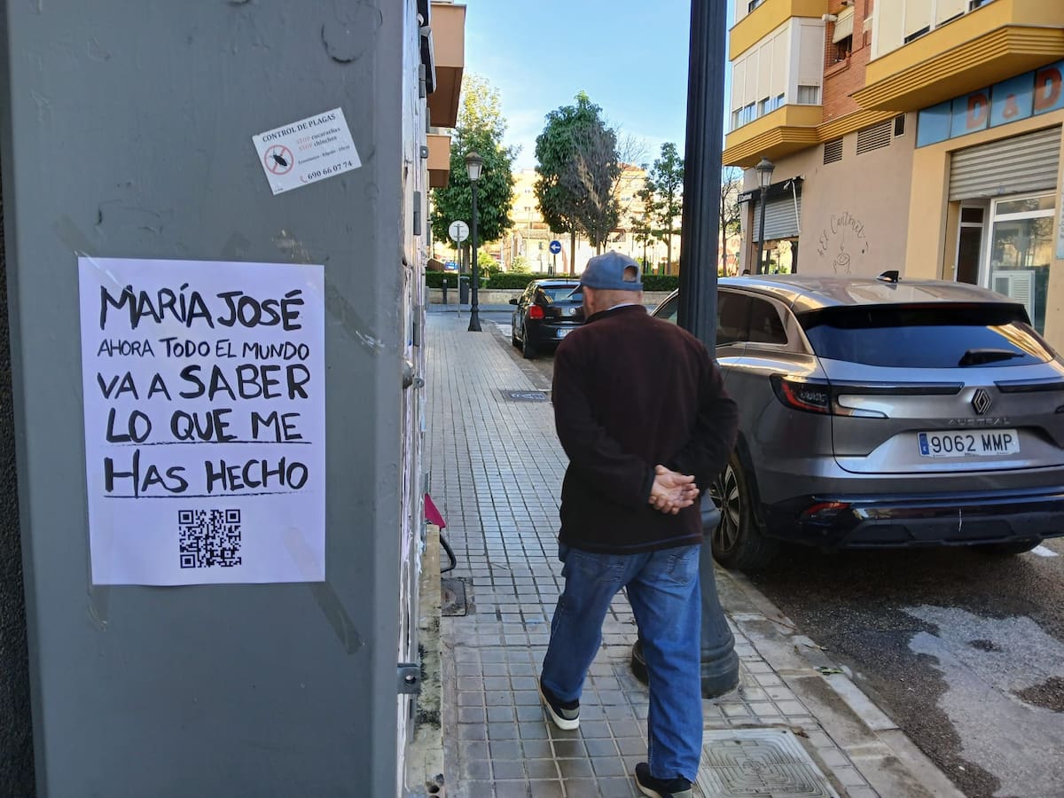 Campaña "gamberra" de Compromís para denunciar el calvario de los usuarios del transporte público de València