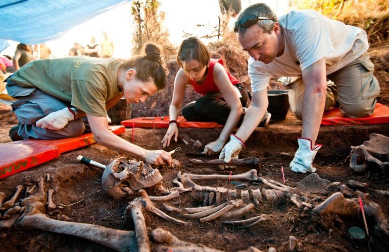 Exhumaciones en las fosas comúnes de Barcones (Soria).