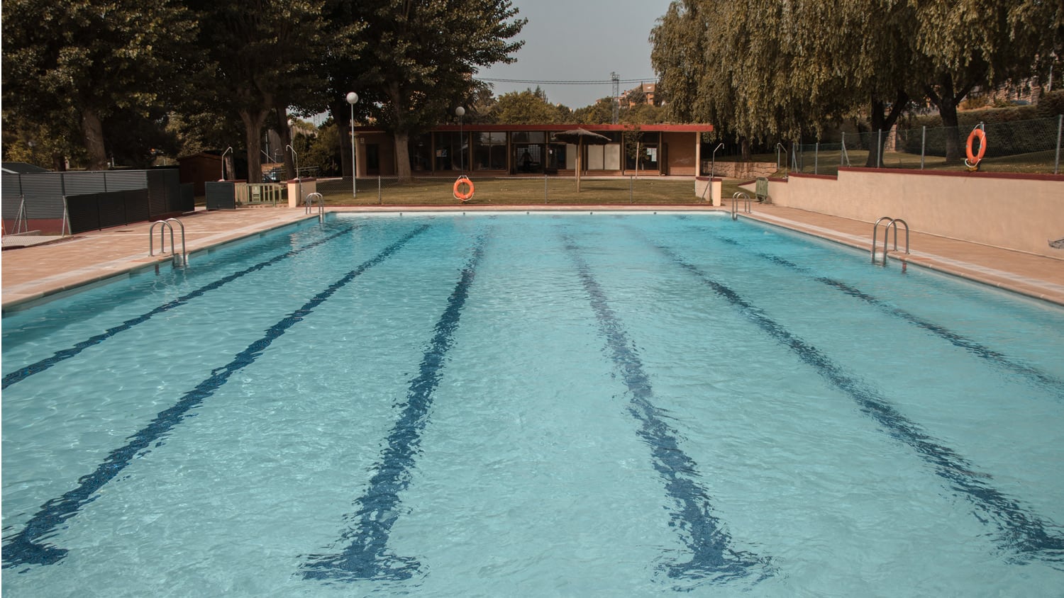 Los vecinos de Cobeña ya pueden disfrutar de los chapuzones veraniegos y, las piscinas de Manzanares El Real y Soto del Real tendrá lugar los días 15 y 16 de junio, permaneciendo abiertas hasta el mes de septiembre