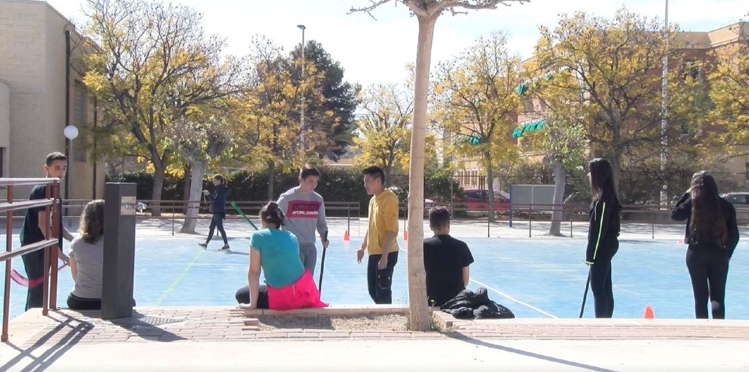 Un grupo de estudiantes en un instituto de Elche