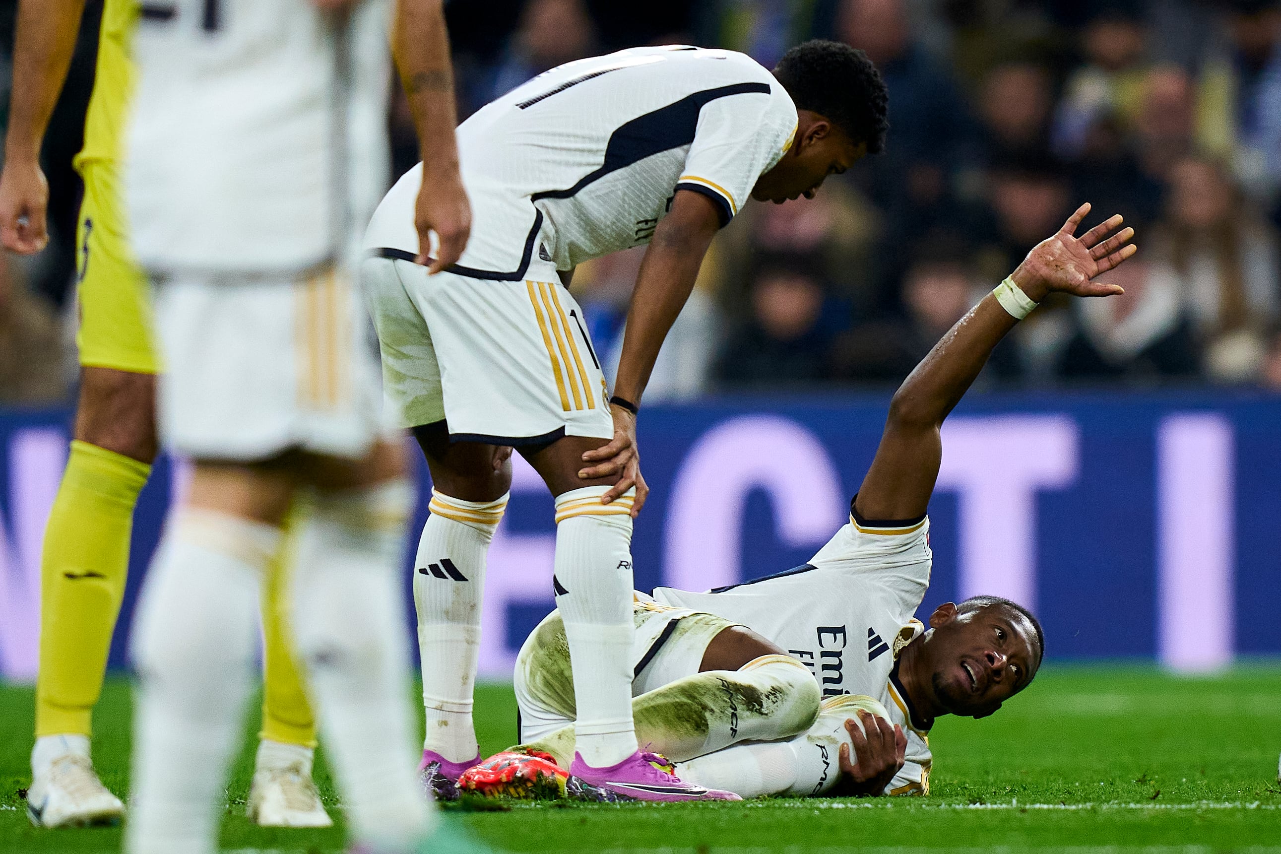 David Alaba, lesionado durante el partido entre Real Madrid y Villarreal.