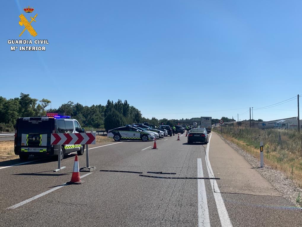 Se fuga tras dar positivo con conducción temeraria por un pueblo en fiestas