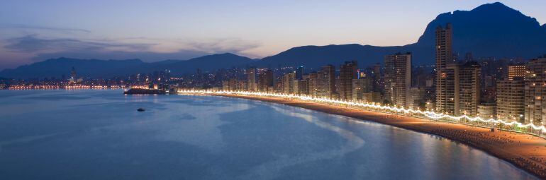 Imagen de Benidorm al atardecer