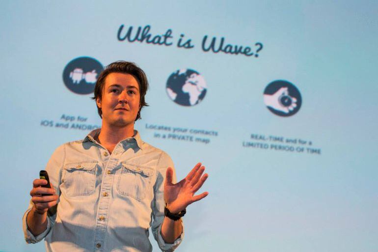 Manu De La Esperanza presentando Wave Aplicattion