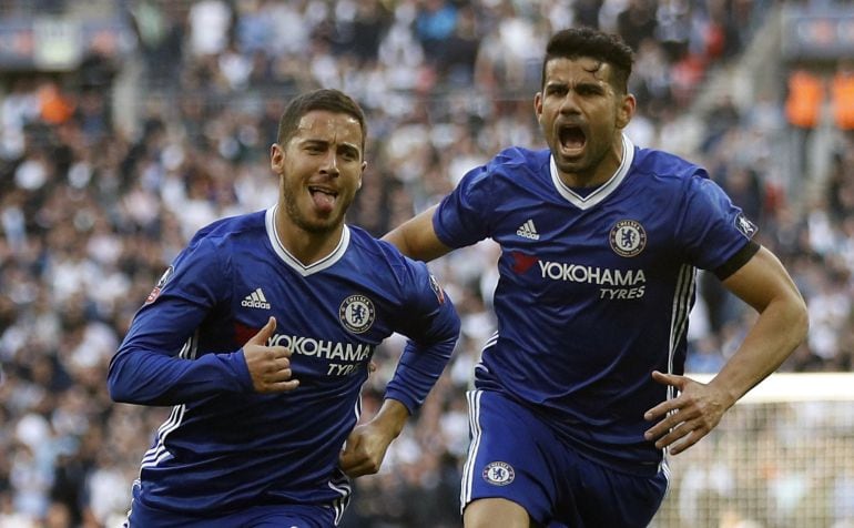 Hazard celebra el tercer gol del Chelsea