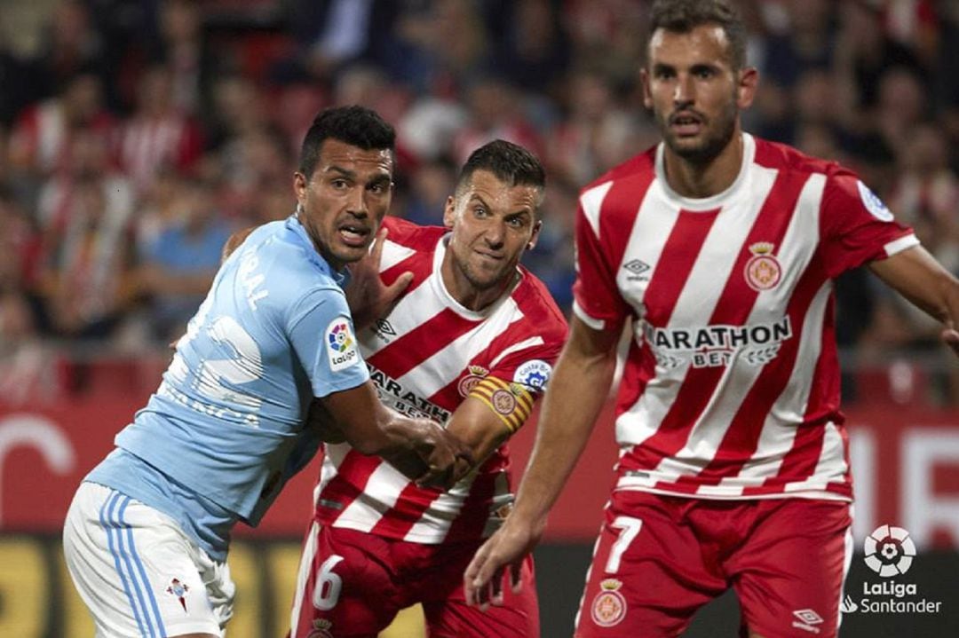 Gustavo Cabral acbó el partido ante el Girona expulsado