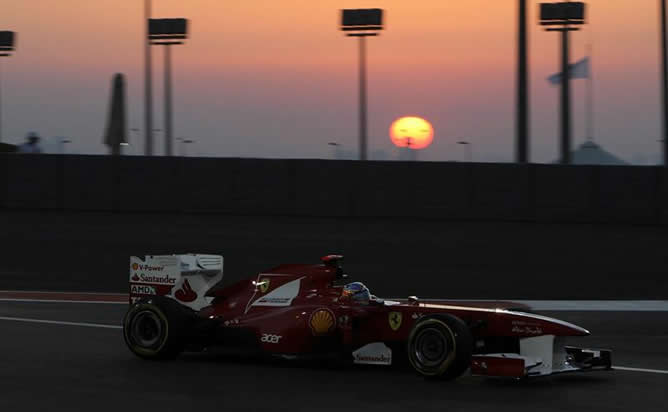 Alonso en el circuito de Yas Marina