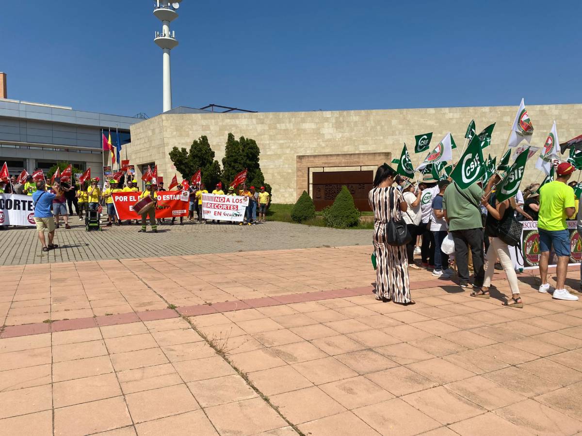 Imagen de la concentración de los sindicatos contra el Plan Infocam