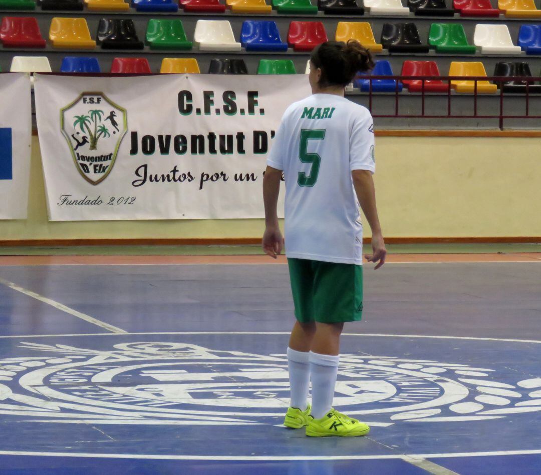 La goleadora del Joventut Mari Gómez en el Pabellón Esperanza Lag