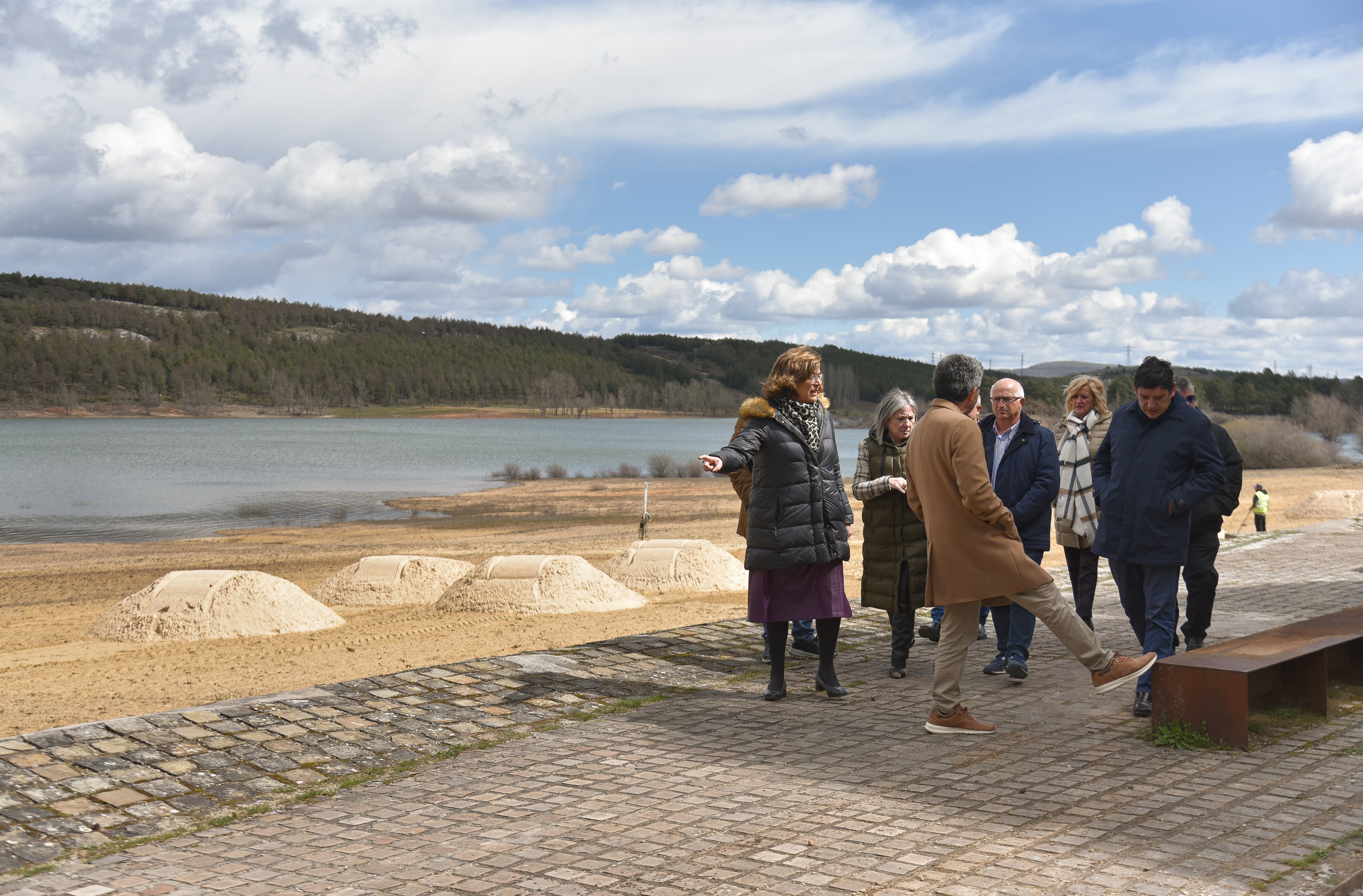 A punto de finalizar las obras de adecuación de la playa del embalse de Aguilar