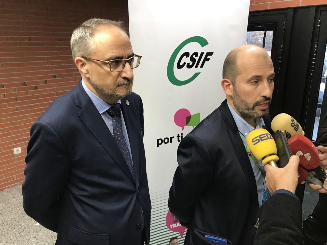 El responsable provincial de CSIF-Sanidad y el alcalde de Ponferrada a las puertas del Congreso