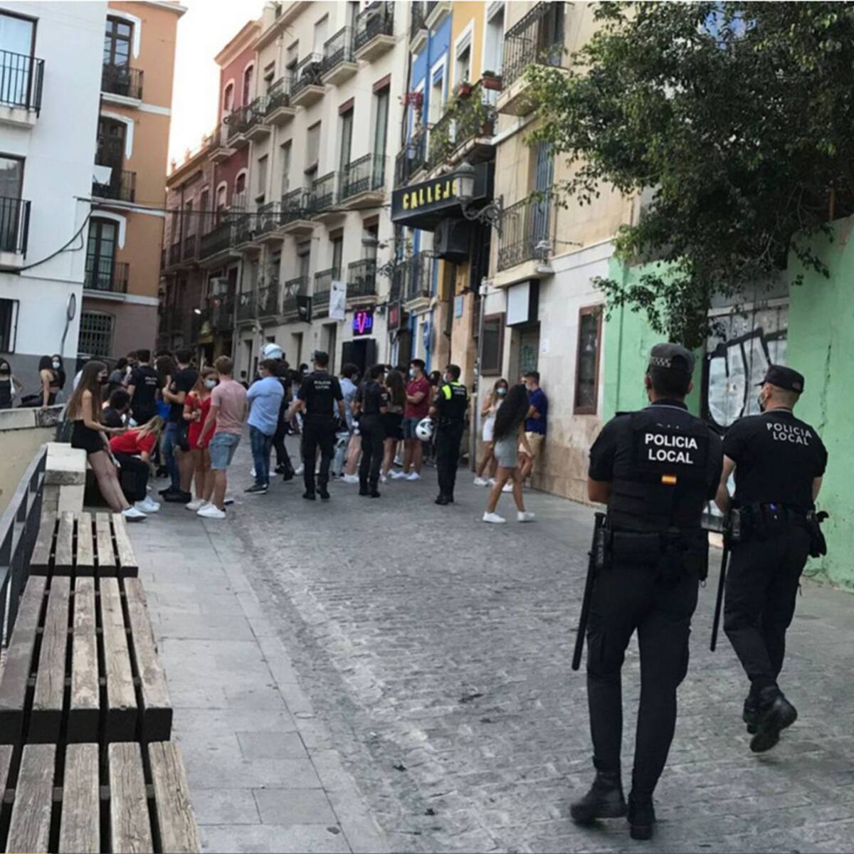 El Ayuntamiento incrementará la presencia policial en el Casco Antiguo tras el polémico video colgado por los vecinos