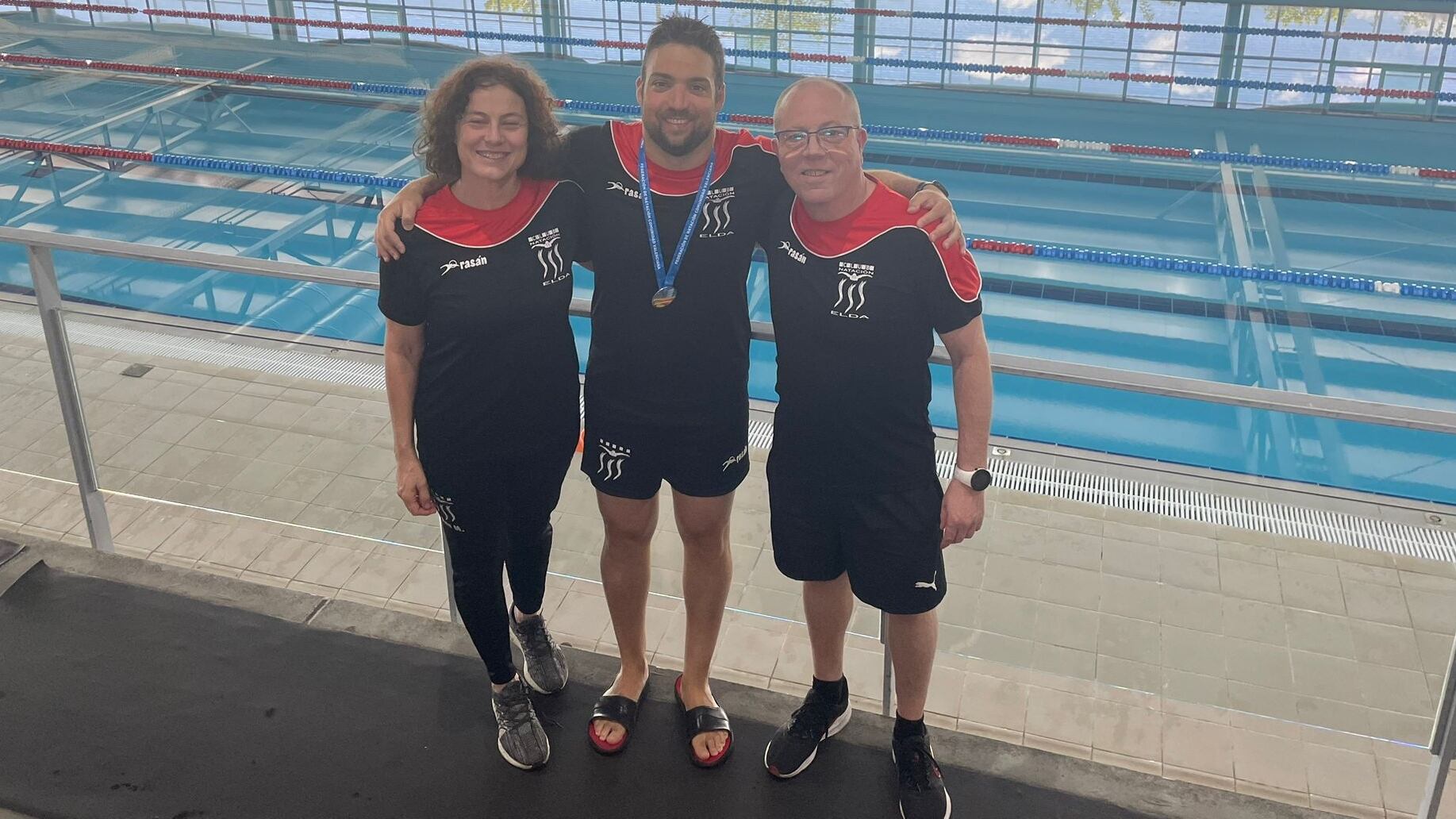 Nadadores del Club Natación Elda en Castellón