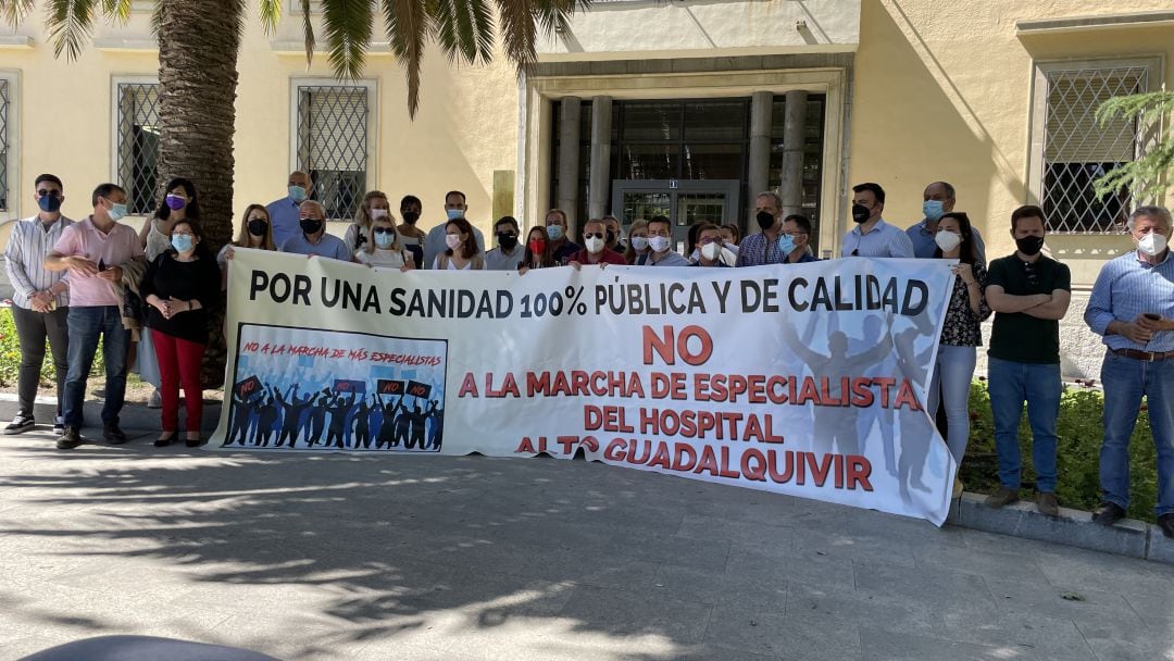 Los alcaldes de los hospitales de la Agencia Sanitaria piden una solución ante la marcha de especialistas 