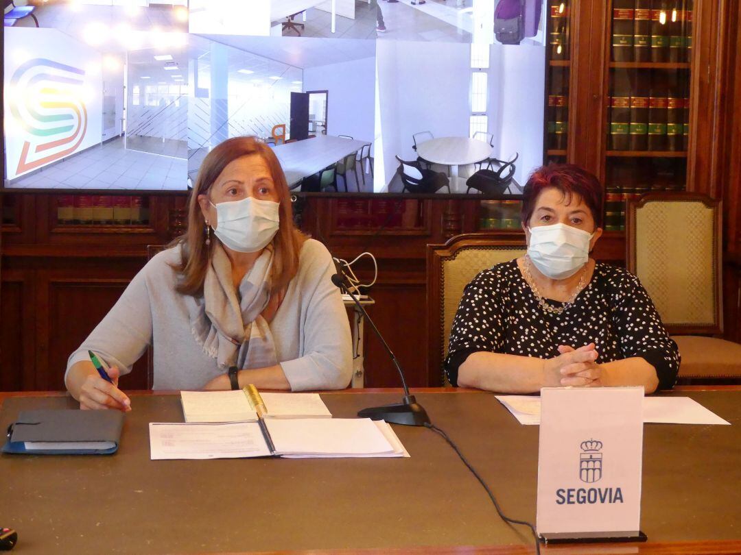 Marian Rueda, concejala de Deporte, y Clara Luquero, alcaldesa de Segovia