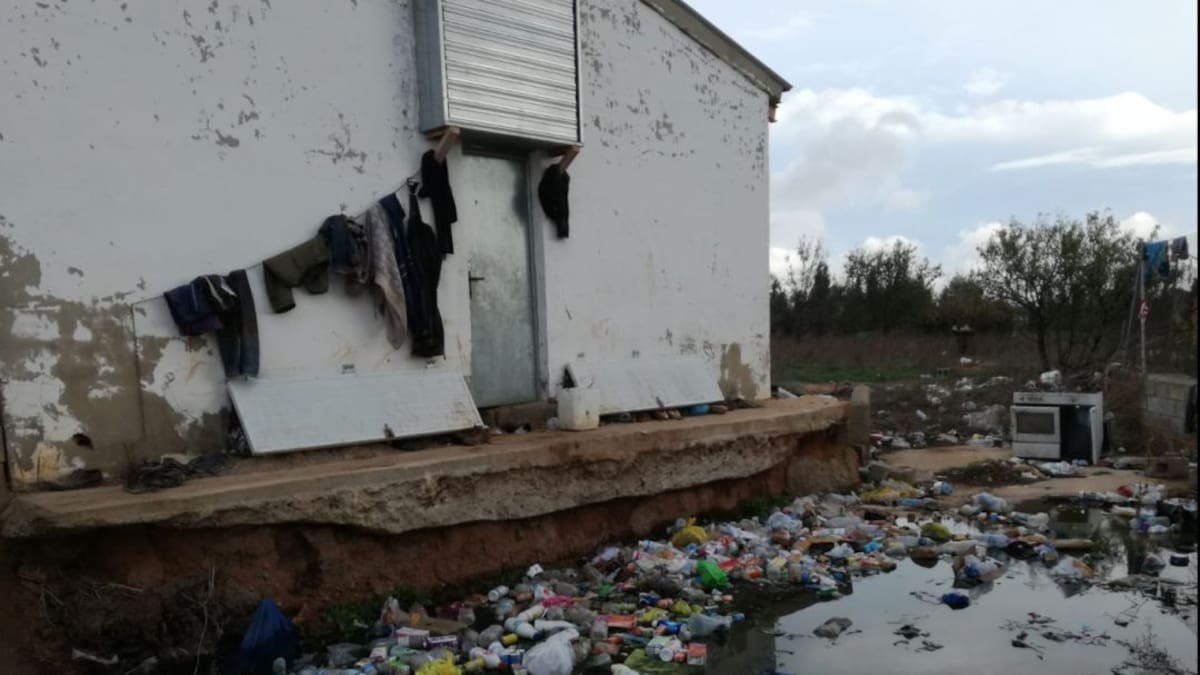 CCOO denuncia el hacinamiento de 300 trabajadores en Fuentealbilla