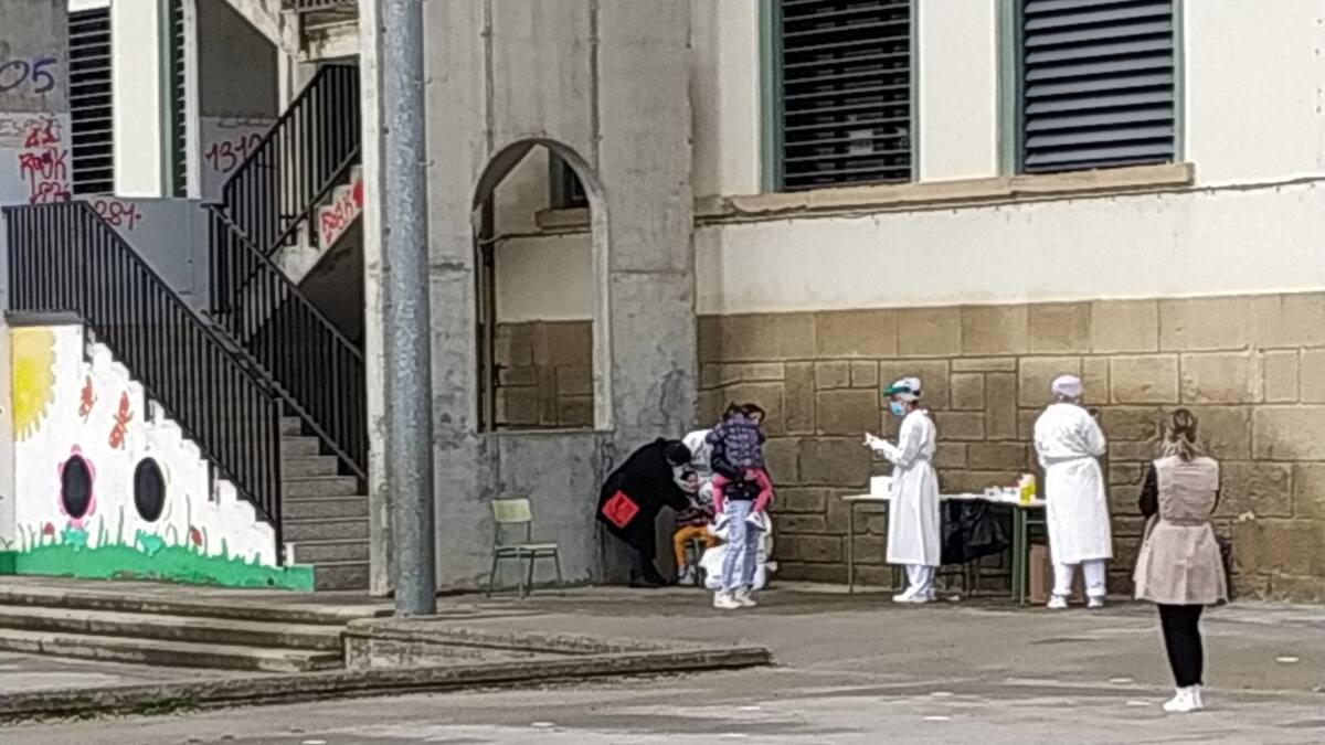 Graus respira "aliviado" tras resultar solo un positivo de las 104 PCR realizadas