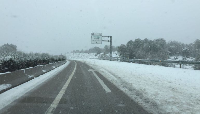 Nieve en la A-40 a la altura de Cabrejas el pasado 17 de marzo