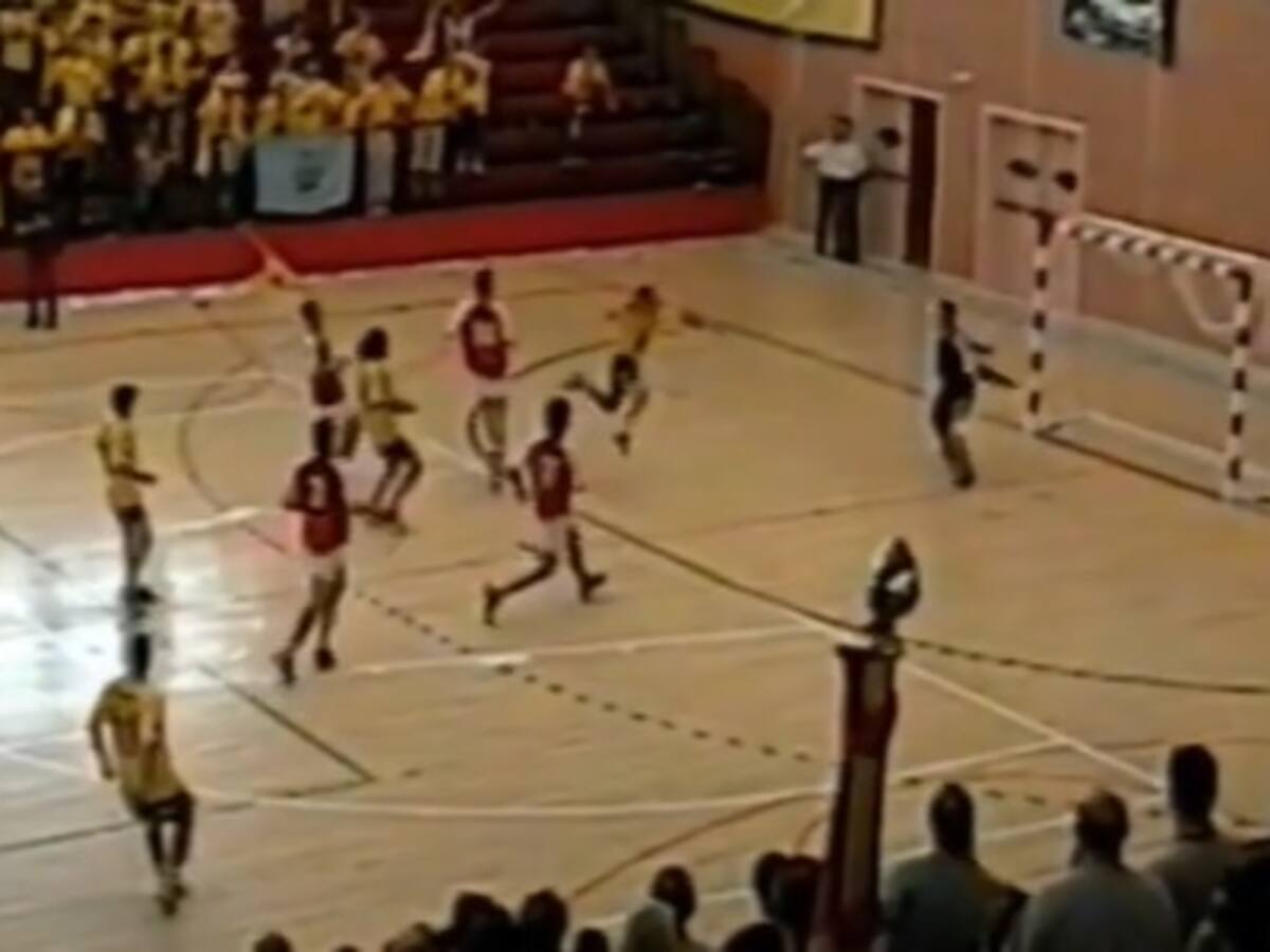 Programa especial en El Banquillo de Radio Aranda - Cadena SER para recordar los 20 años del ascenso primer ascenso a División de Honor B del Villa de Aranda