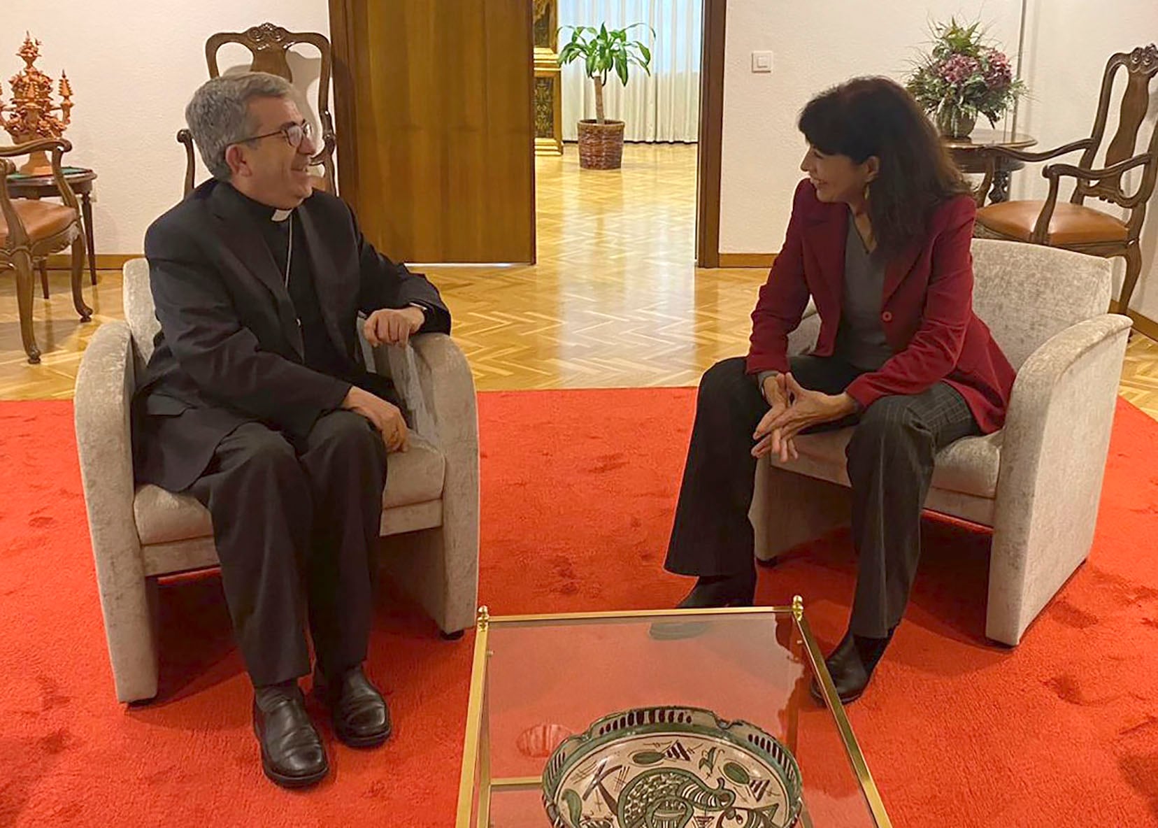 La ministra de Igualdad, Ana Redondo, durante una reunión mantenida con el presidente de la Conferencia Episcopal Española (CEE), Luis Argüello