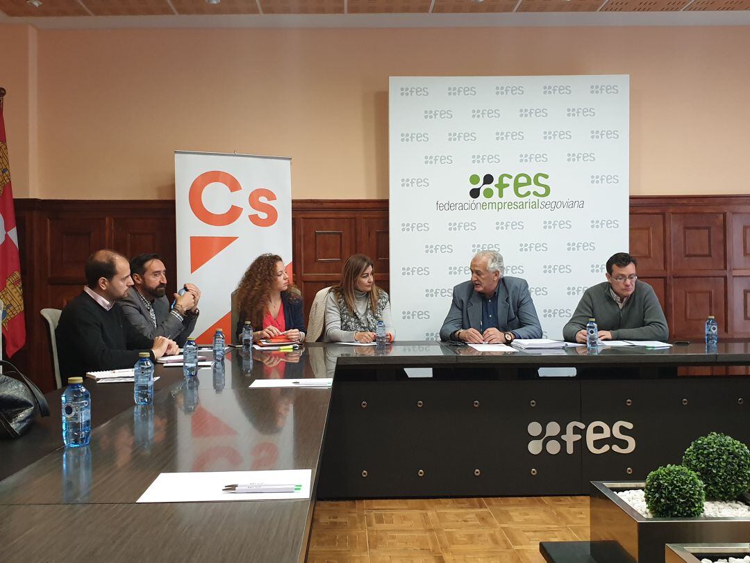 Integrantes de la candidatura de Ciudadanos se han reunido este lunes con representantes de la FES