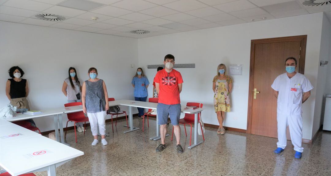 Trabajadoras sociales de Atención Primaria del Área de Salud de Tudela con el coordinador de Trabajo Social del área, Santiago Urmeneta, a la derecha