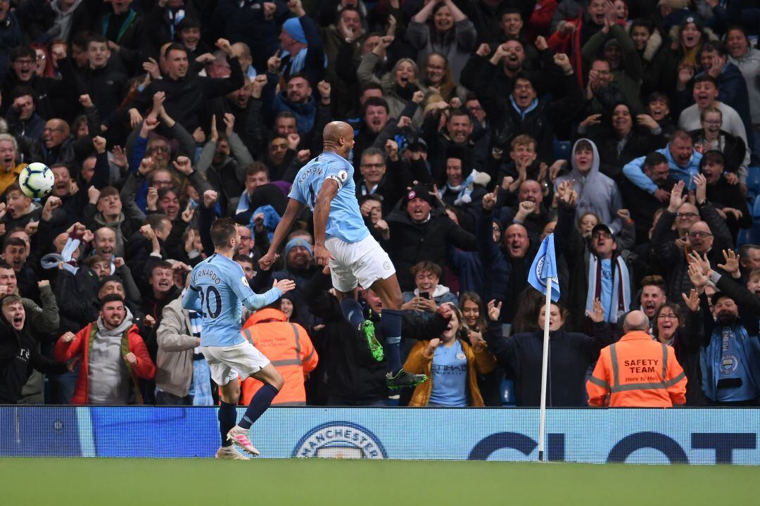 Kompany celebra el gol decisivo