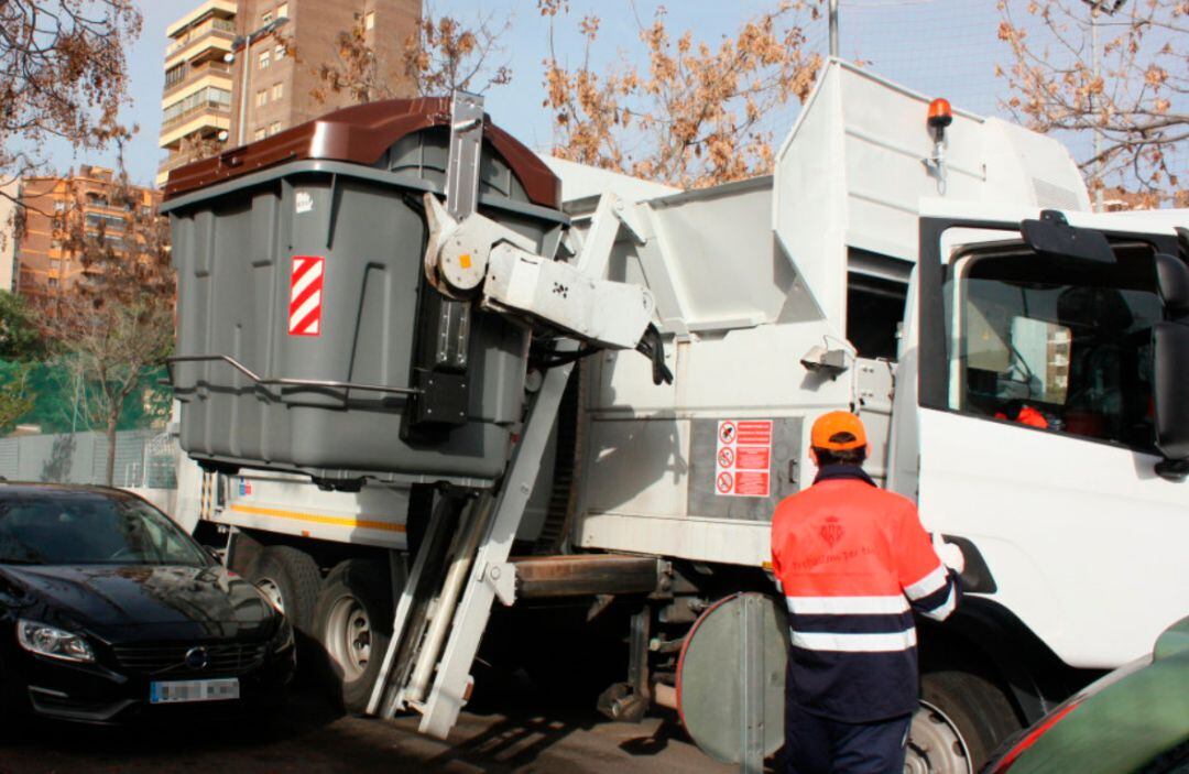 Si se identifica una concentración de infecciones en alguna área de la ciudad, los residuos generados en esta serán tratados de manera independiente.