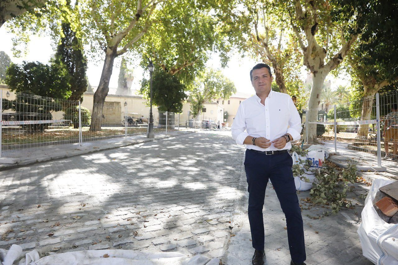 Jose María Bellido en la calle Campo Santo de los Mártires (Prensa Ayuntamiento)