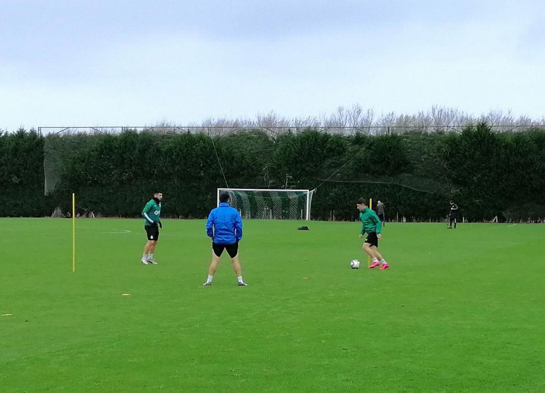 Papu y Enzo entrenan junto al readaptador Luis Prieto