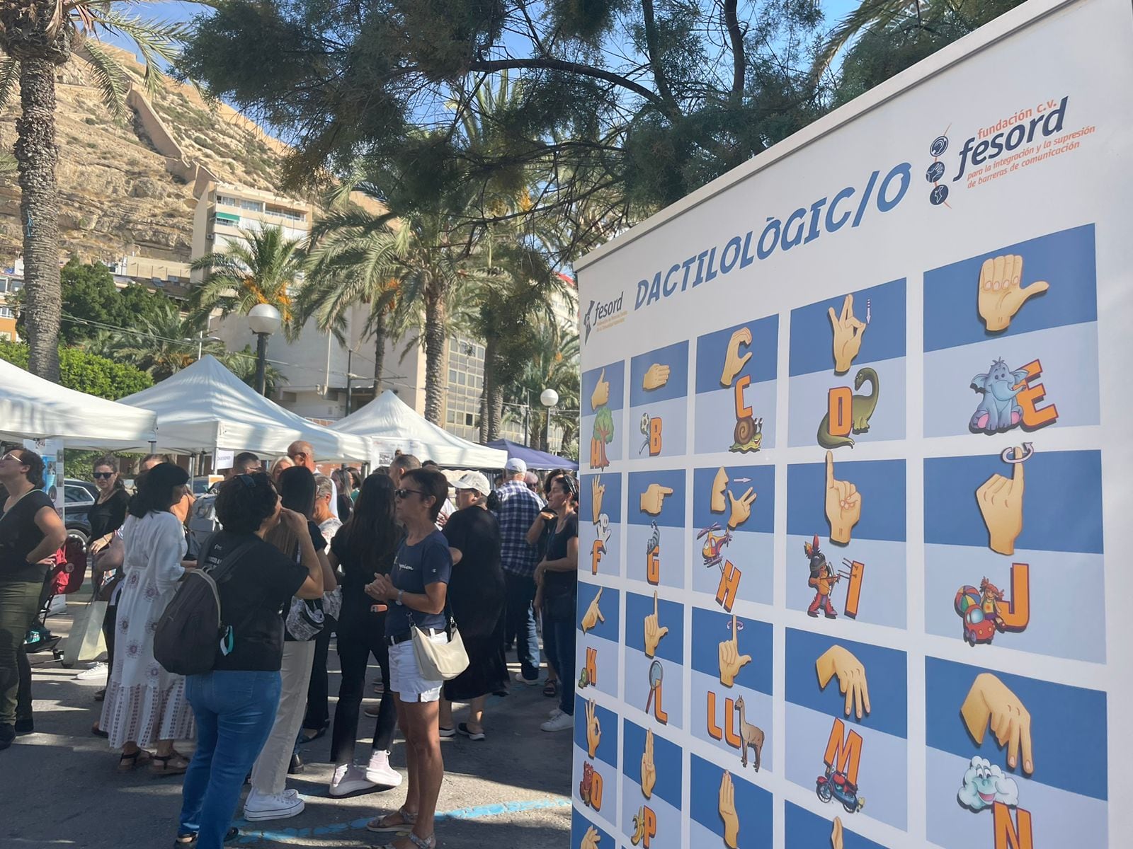 Acto conmemorativo del Día Internacional de las personas sordas en Alicante en 2022.