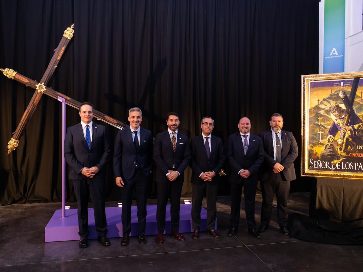 La Cofradía del Rocío de Málaga presenta la ‘Cruz del Mundo’: una obra única con reliquia del Gólgota que viajará al Vaticano