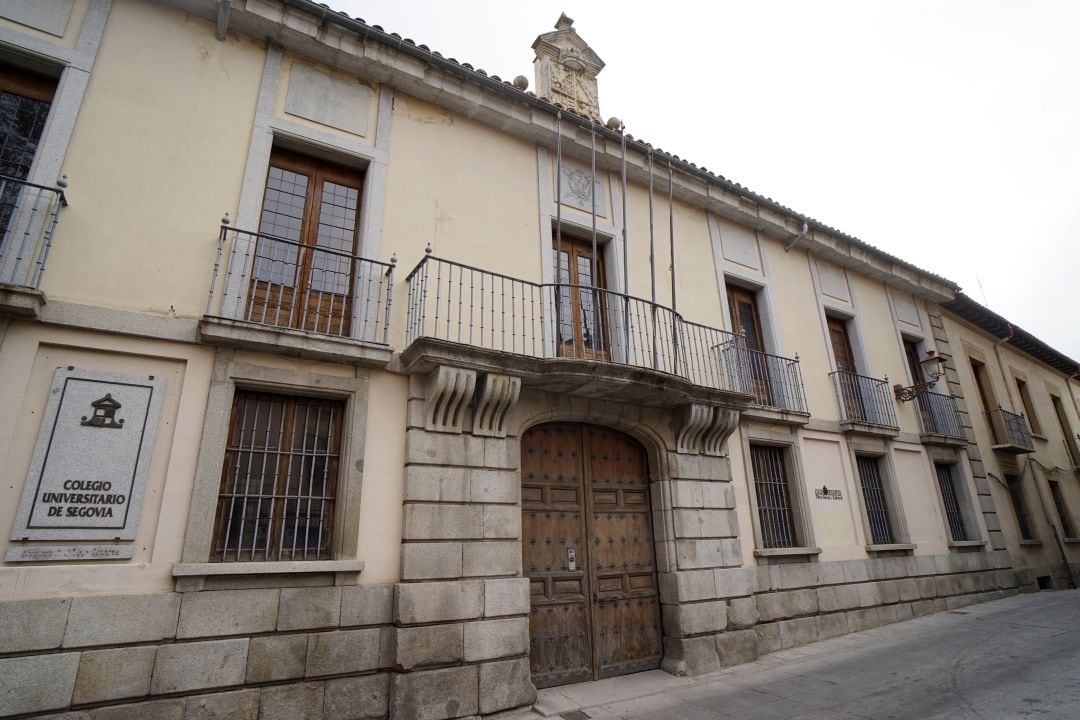 Fachada del Palacio de Mansilla