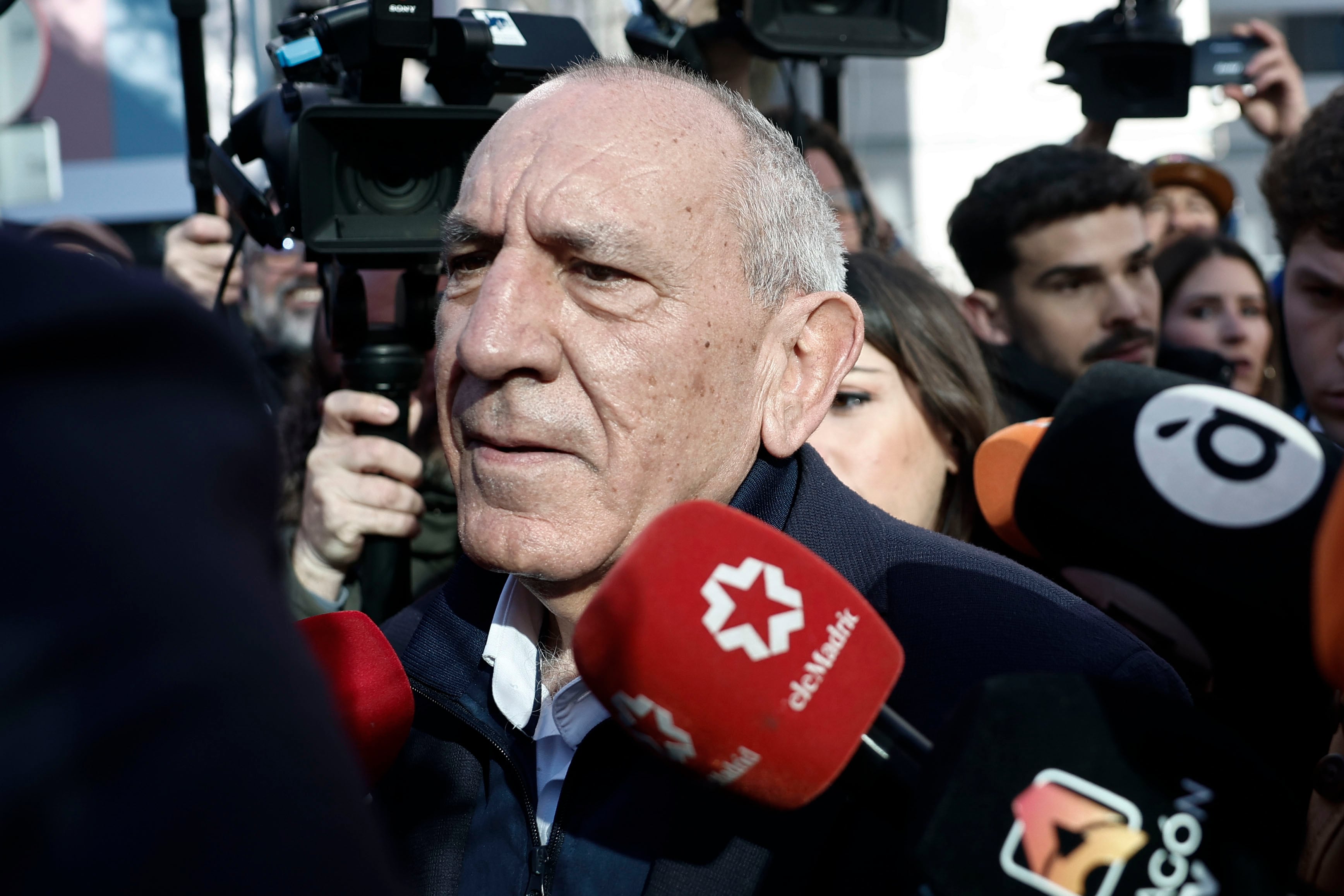 José Ángel González, el exnúmero dos de la Policía, acude a un juzgado para responder por la querella por agresión sexual que interpuso contra él una subordinada y que supuso su salida de la Policía. EFE/ Sergio Pérez